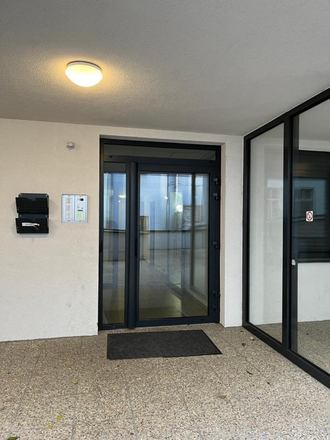 Elegant Escape Apartment II - City Centre Братислава Екстериор снимка