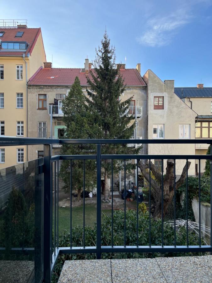 Elegant Escape Apartment II - City Centre Братислава Екстериор снимка