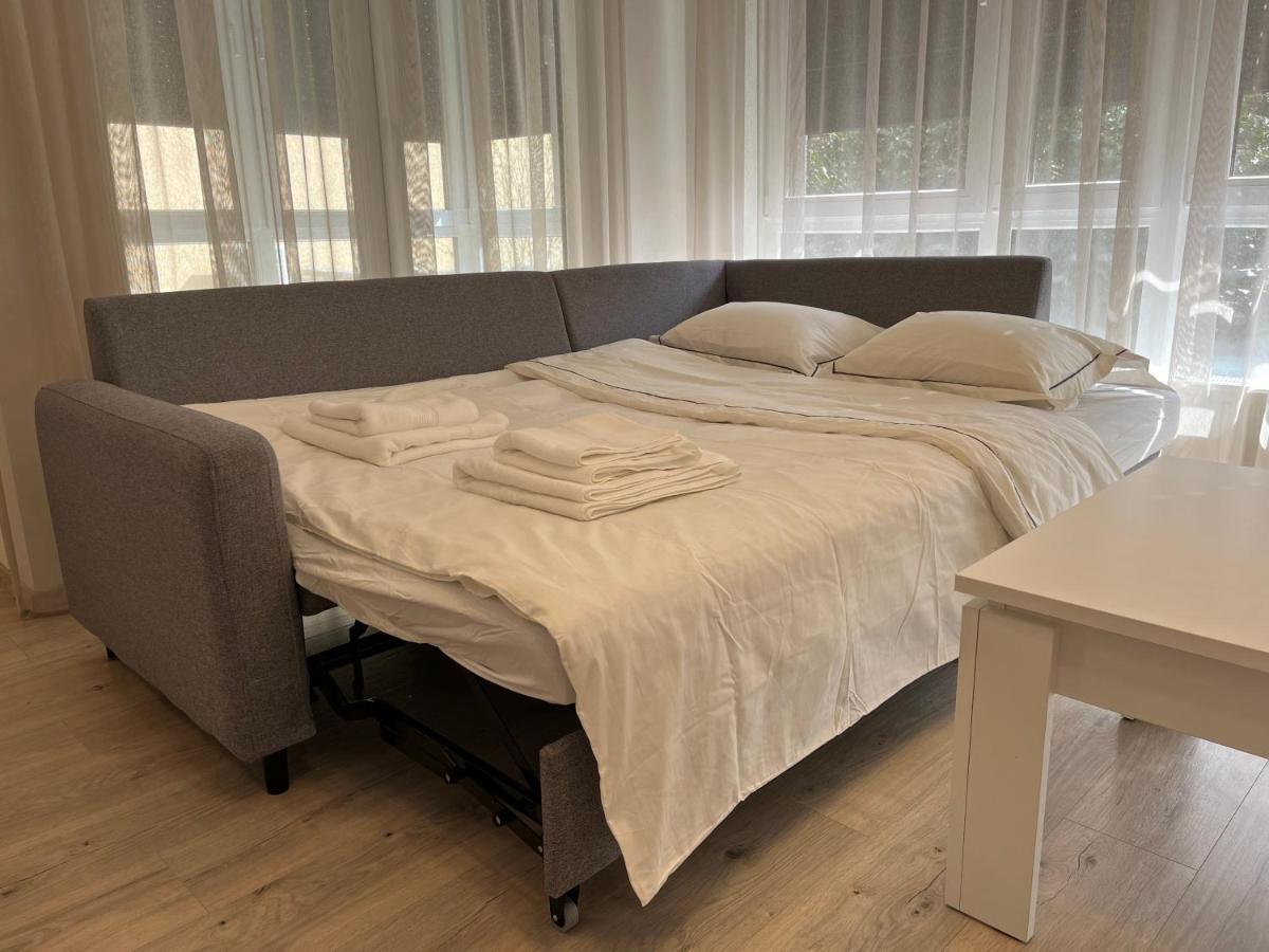 Elegant Escape Apartment II - City Centre Братислава Екстериор снимка