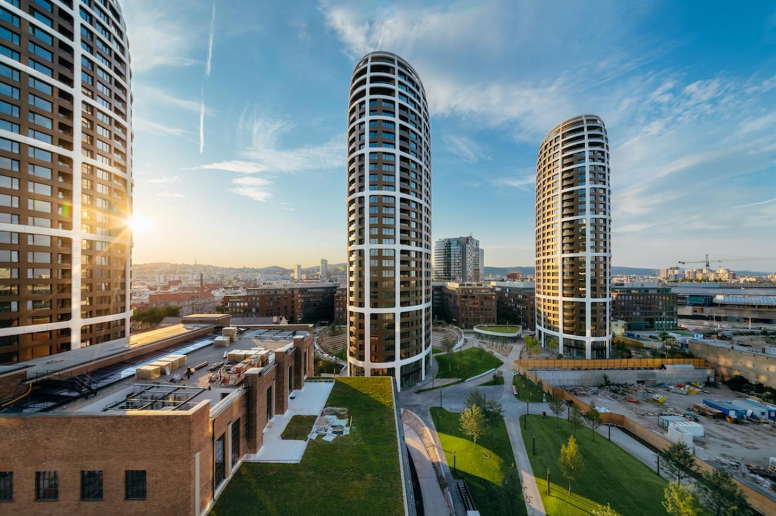 Elegant Escape Apartment II - City Centre Братислава Екстериор снимка